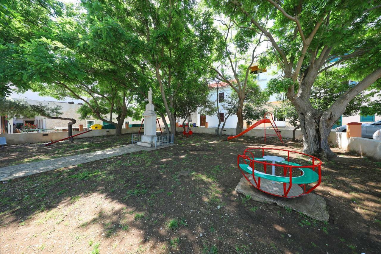 Apartmani Postimana Pasman Bagian luar foto